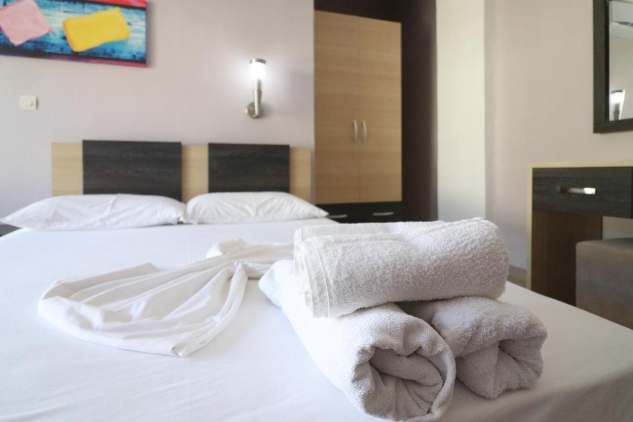 Hotel Potami Beach - Mondi Goro Himare Buitenkant foto