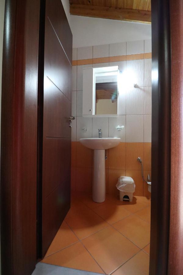 Hotel Potami Beach - Mondi Goro Himare Buitenkant foto