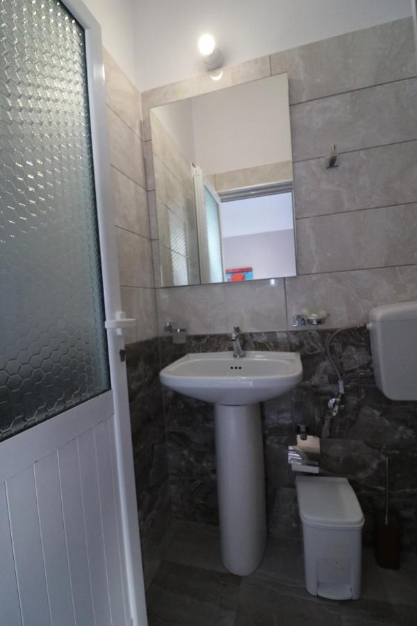 Hotel Potami Beach - Mondi Goro Himare Buitenkant foto