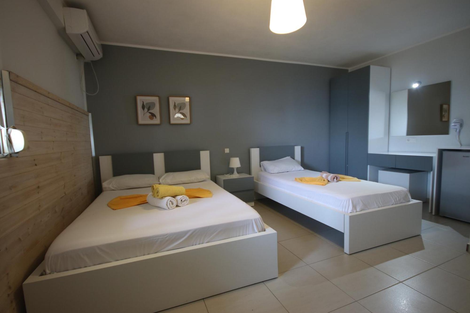 Hotel Potami Beach - Mondi Goro Himare Buitenkant foto
