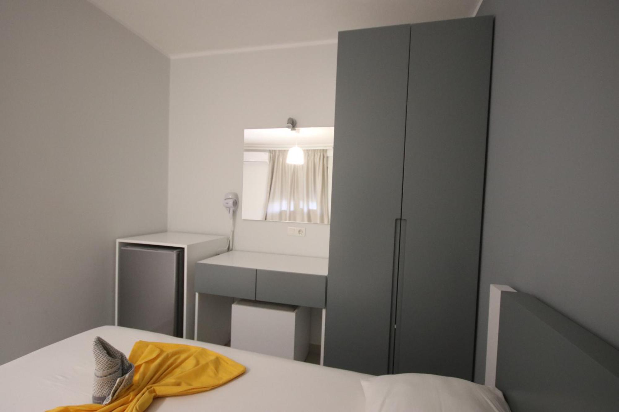 Hotel Potami Beach - Mondi Goro Himare Buitenkant foto