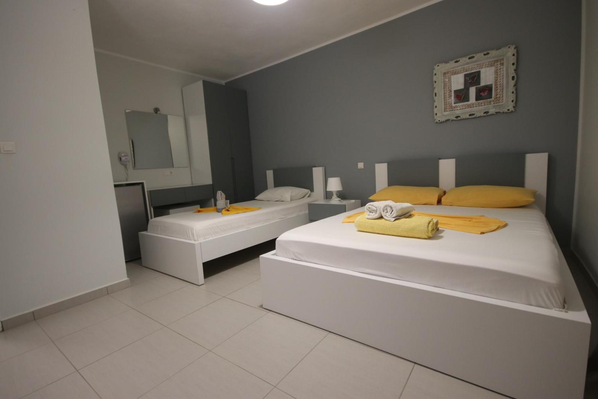 Hotel Potami Beach - Mondi Goro Himare Buitenkant foto